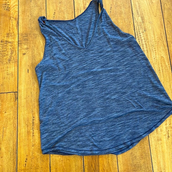 LULULEMON do the twist tank - Picture 6 of 14